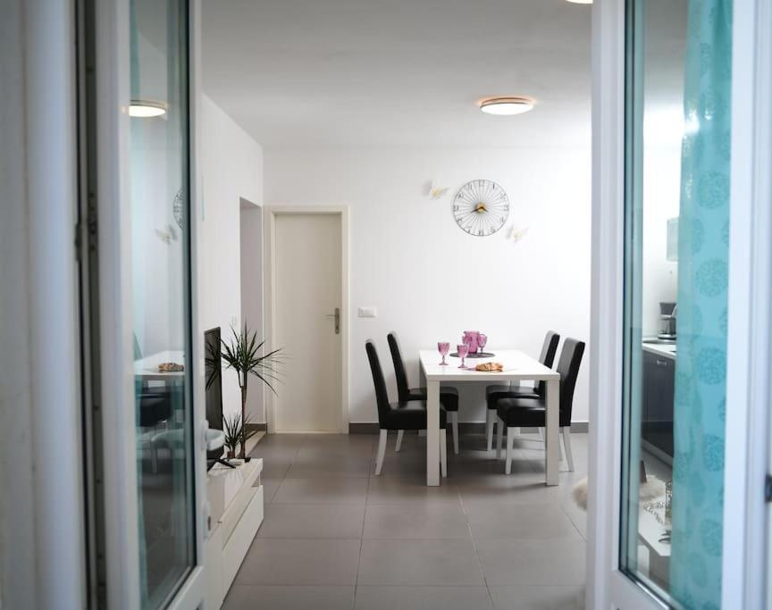 Wave N' Sea Apartment With A Private Pool Ντουμπρόβνικ Εξωτερικό φωτογραφία