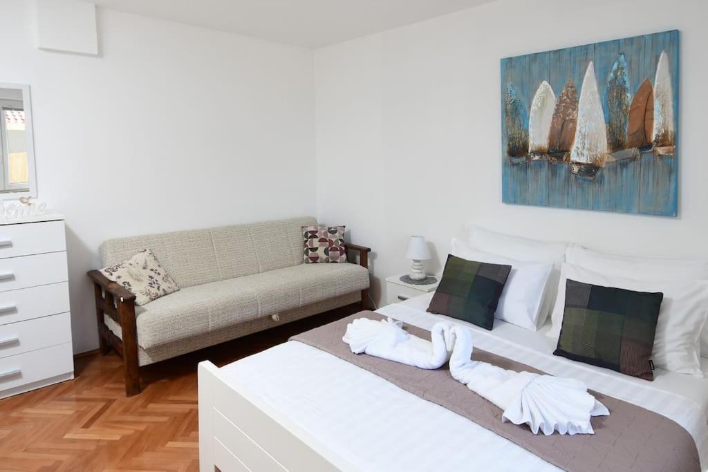 Wave N' Sea Apartment With A Private Pool Ντουμπρόβνικ Εξωτερικό φωτογραφία