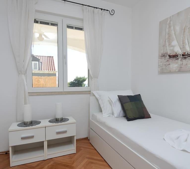 Wave N' Sea Apartment With A Private Pool Ντουμπρόβνικ Εξωτερικό φωτογραφία