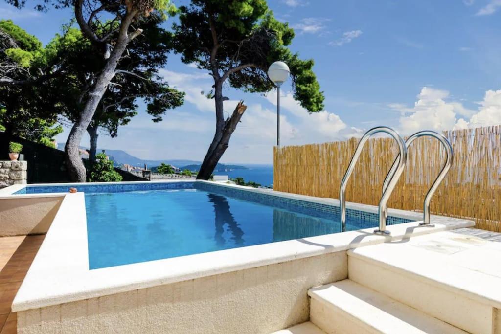 Wave N' Sea Apartment With A Private Pool Ντουμπρόβνικ Εξωτερικό φωτογραφία