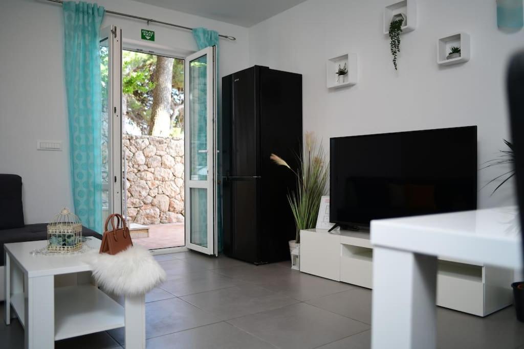 Wave N' Sea Apartment With A Private Pool Ντουμπρόβνικ Εξωτερικό φωτογραφία