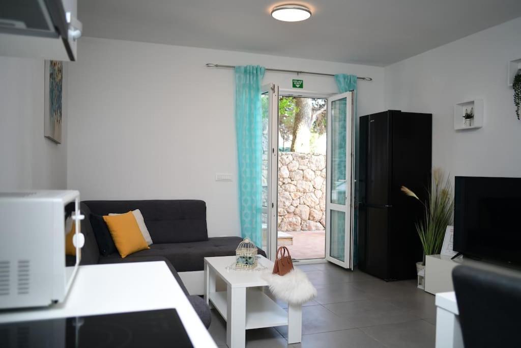 Wave N' Sea Apartment With A Private Pool Ντουμπρόβνικ Εξωτερικό φωτογραφία