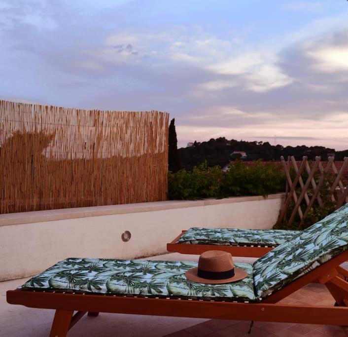 Wave N' Sea Apartment With A Private Pool Ντουμπρόβνικ Εξωτερικό φωτογραφία